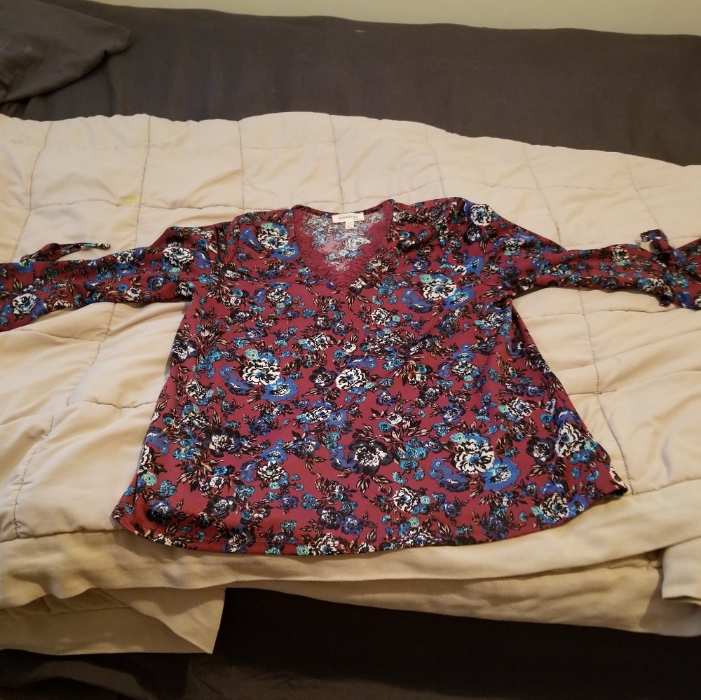 Shirt Bell Bottom Sleeves